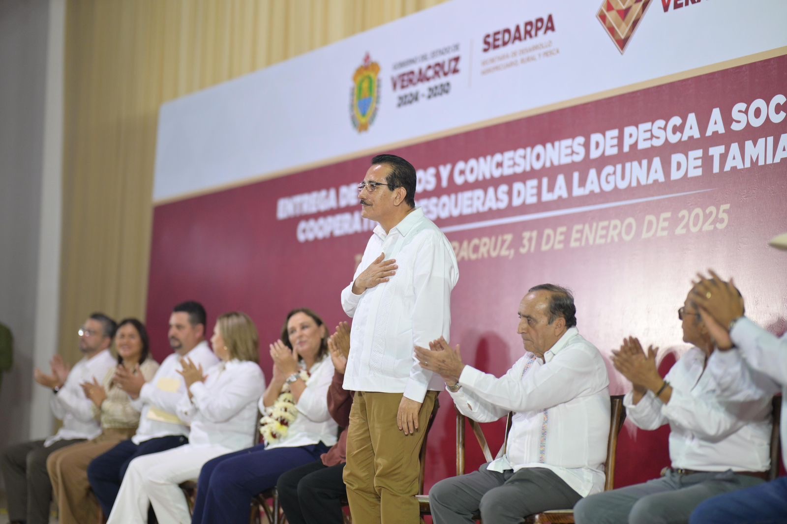 Más oportunidades para el sector pesquero: entregan permisos y concesiones en Tamiahua