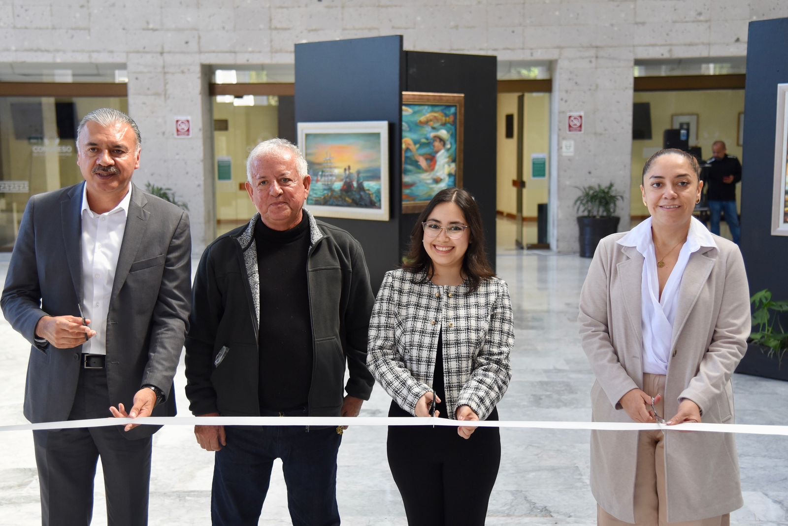 Inauguran en el Congreso la exposición “Veracruz”, del pintor Carlos Cano