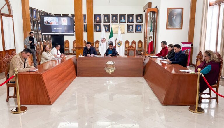 En Sesión Extraordinaria de Cabildo autoridades aprueban apoyos e inversiones económicas para este 2025