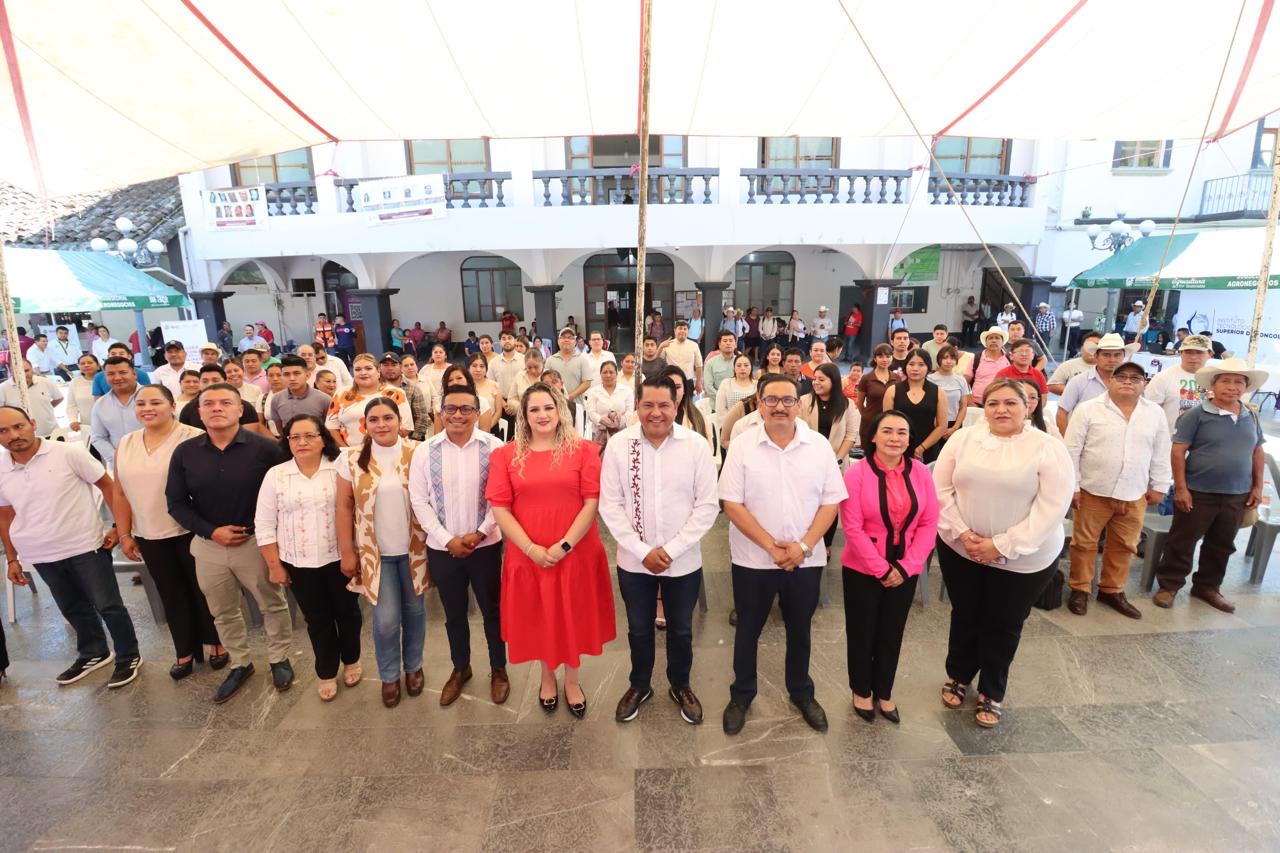 Caravana de Servicios llega con empleo y capacitación a Zongolica