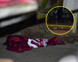 policia-salio-de-su-casa-para-saludar-a-la-candidata-yesenia-lara-y-perdio-la-vida-en-atentado-en-texistepec-aa0638b0-focus-0-0-300-240